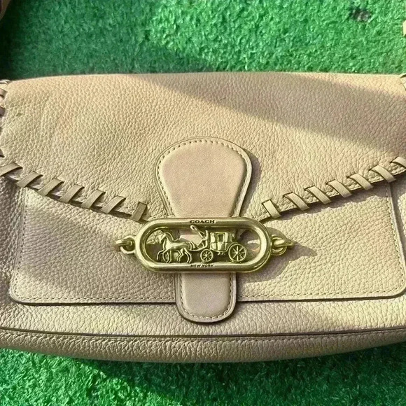 COACH - Picture 2 of 6